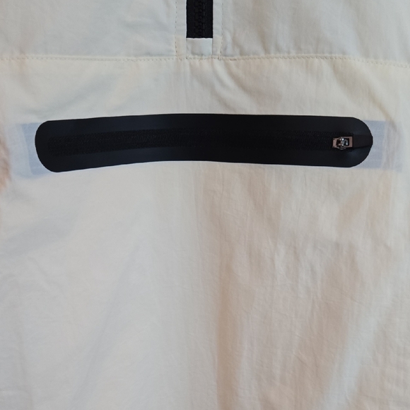 ZO by Tishman Speyer Medium Creamy Yellow Hooded Pullover Windbreaker - Picture 3 of 13